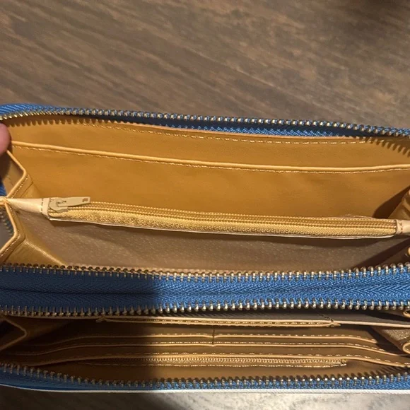 Michael Kors Blue and White Striped Wristlet - Picture 4 of 7